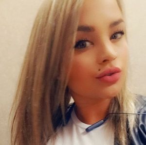 Meet your Posher, Chandelle